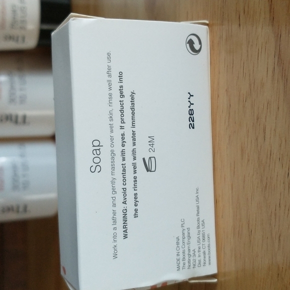 The White Collection Hand Care Kit Reviving Mandarin - Picture 4 of 8